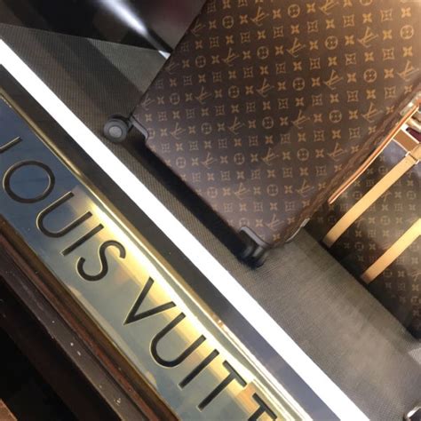 does louis vuitton accept cash in store|louis vuitton payment options.